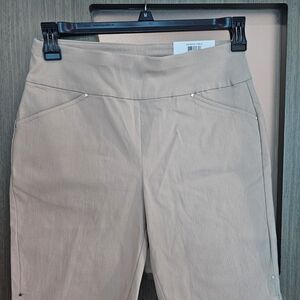 INC International Concepts Beige Women's Bermuda Shorts 9 Inch Size 4